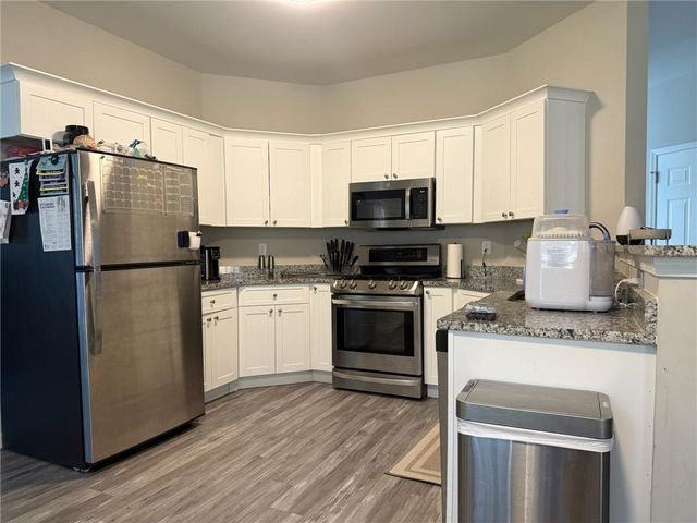 2182 Fall Creek Lodge, Loganville, GA 30052