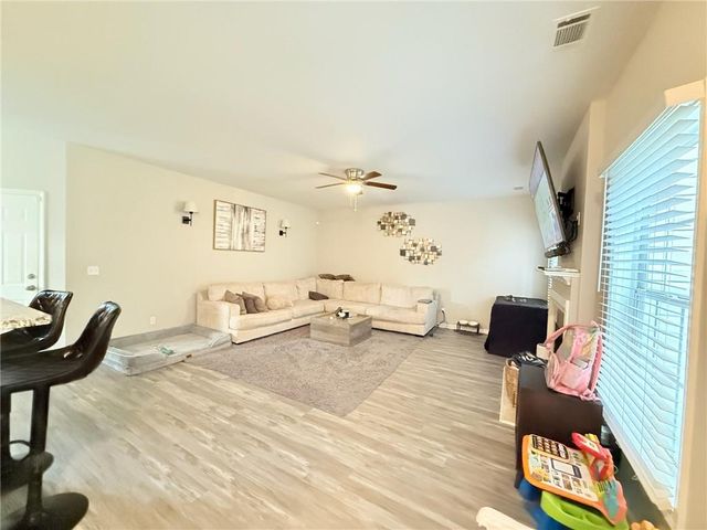 2182 Fall Creek Lodge, Loganville, GA 30052