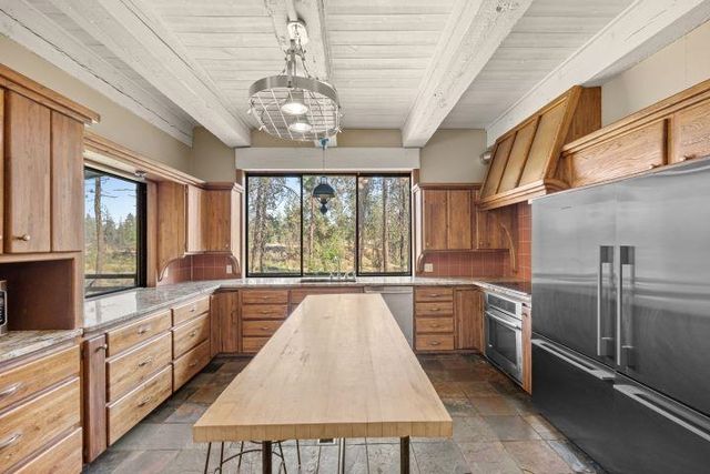 21110 W Blue Heron Rd, Cheney, WA 99004