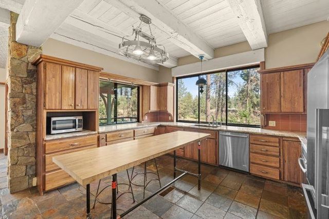 21110 W Blue Heron Rd, Cheney, WA 99004