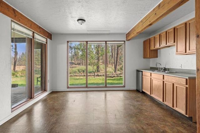 21110 W Blue Heron Rd, Cheney, WA 99004