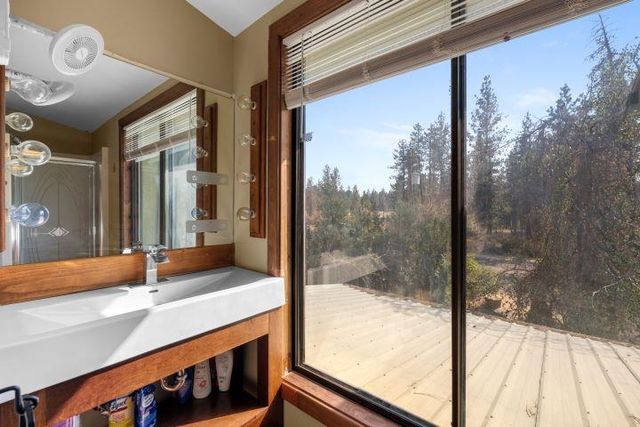 21110 W Blue Heron Rd, Cheney, WA 99004