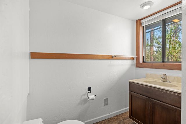 21110 W Blue Heron Rd, Cheney, WA 99004