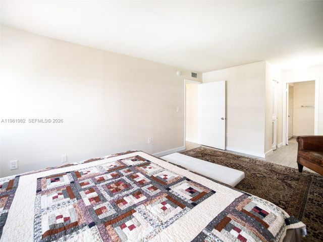 1665 Bay Rd 421, Miami Beach, FL 33139