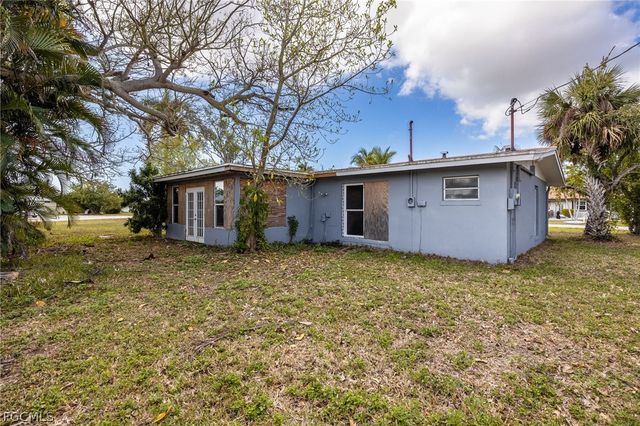 16781 Gina WAY, Fort Myers, FL 33908