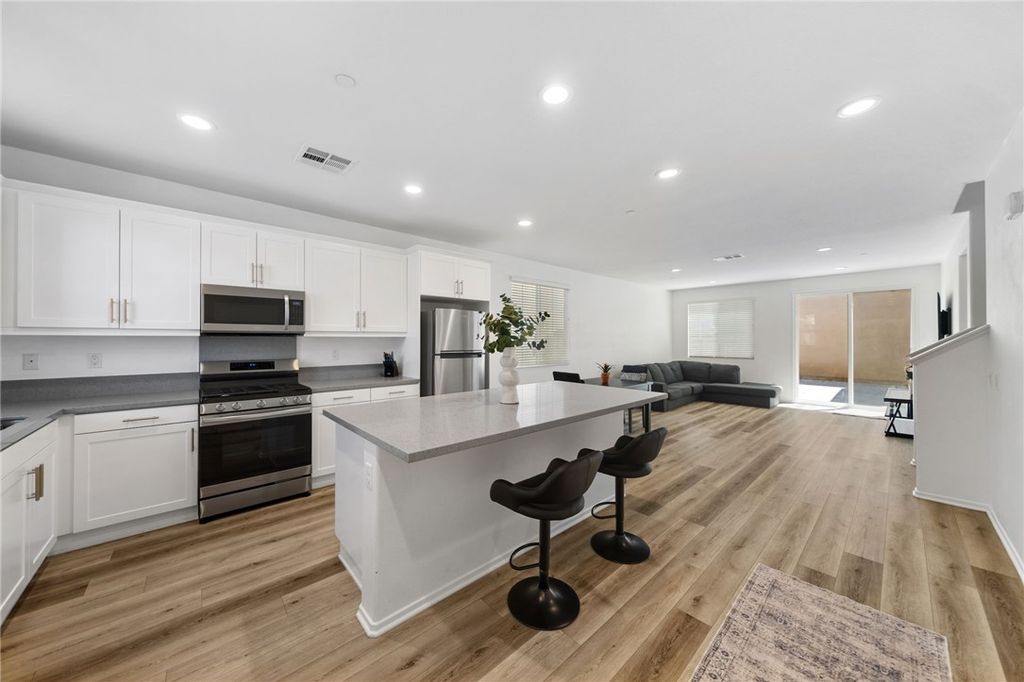 Image 3 of property listing at 154 Ambrosia Court, Perris, CA 92571