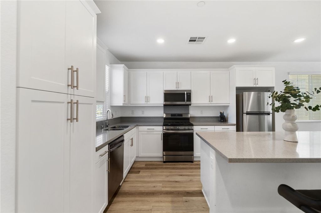 Image 4 of property listing at 154 Ambrosia Court, Perris, CA 92571