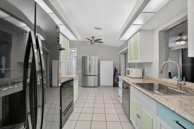 2712 36TH AVENUE TER E, Bradenton, FL 34208