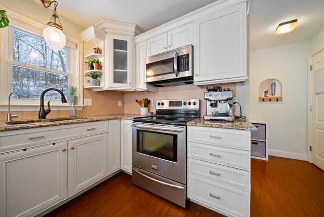 30A Ledgewood Drive, Goffstown, NH 03045