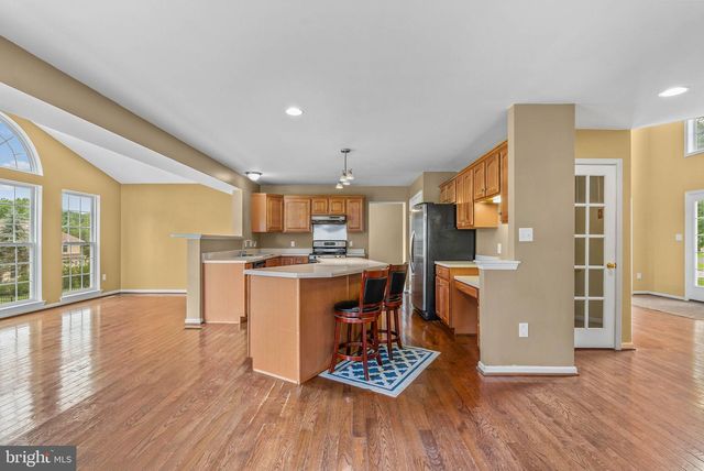 12 HUNTINGDON CT, Upper Chichester, PA 19061