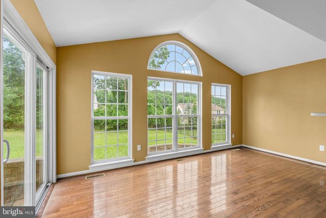 12 HUNTINGDON CT, Upper Chichester, PA 19061