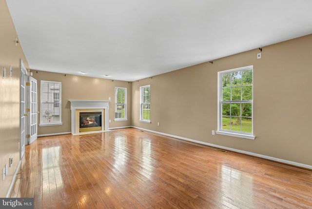 12 HUNTINGDON CT, Upper Chichester, PA 19061