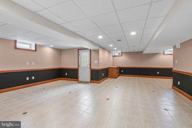 12 HUNTINGDON CT, Upper Chichester, PA 19061