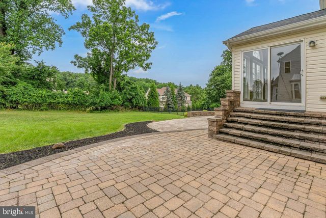 12 HUNTINGDON CT, Upper Chichester, PA 19061