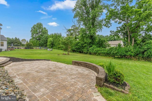 12 HUNTINGDON CT, Upper Chichester, PA 19061