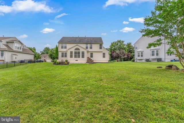 12 HUNTINGDON CT, Upper Chichester, PA 19061