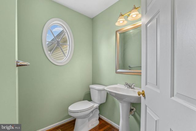 12 HUNTINGDON CT, Upper Chichester, PA 19061