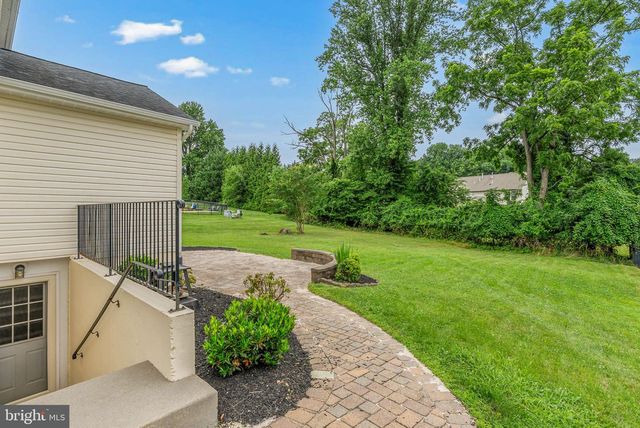 12 HUNTINGDON CT, Upper Chichester, PA 19061