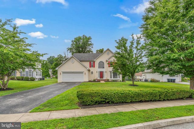 12 HUNTINGDON CT, Upper Chichester, PA 19061
