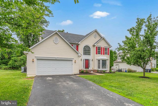 12 HUNTINGDON CT, Upper Chichester, PA 19061