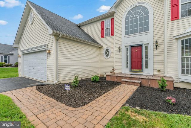 12 HUNTINGDON CT, Upper Chichester, PA 19061