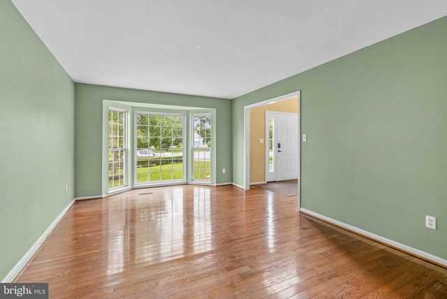 12 HUNTINGDON CT, Upper Chichester, PA 19061