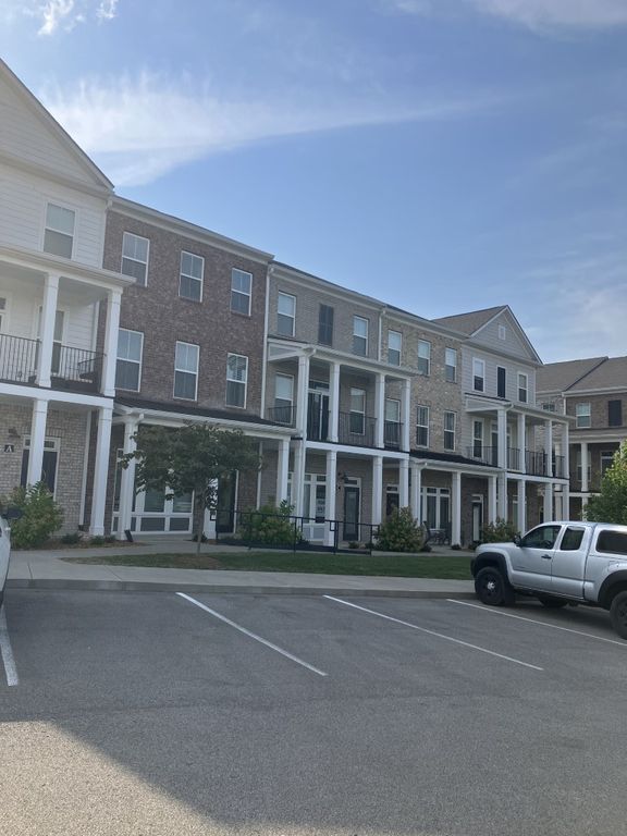 2400 Arden Village Dr Unit B, Columbia, TN 38401