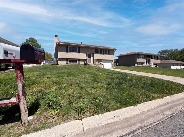 231 Downey Drive, Wellsville, KS 66092