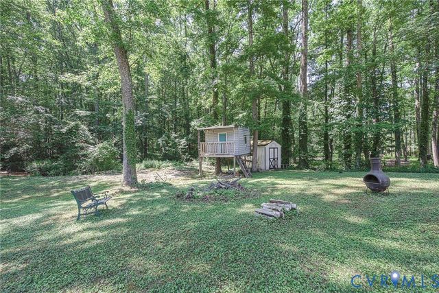 2803 Jolly Ln, Chester, VA 23831