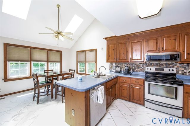 2803 Jolly Ln, Chester, VA 23831