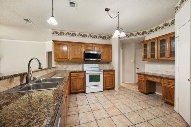 603 Ember Lane, Mansfield, TX 76063