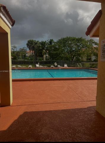 5721 Riverside Dr 205B5, Coral Springs, FL 33067