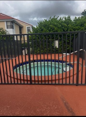 5721 Riverside Dr 205B5, Coral Springs, FL 33067