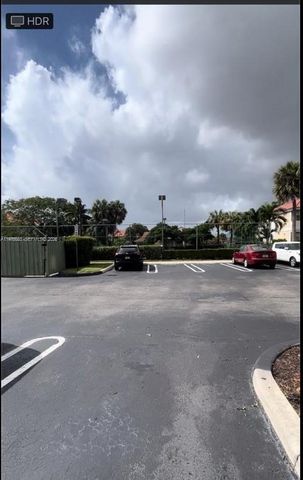 5721 Riverside Dr 205B5, Coral Springs, FL 33067