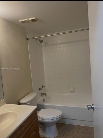 5721 Riverside Dr 205B5, Coral Springs, FL 33067