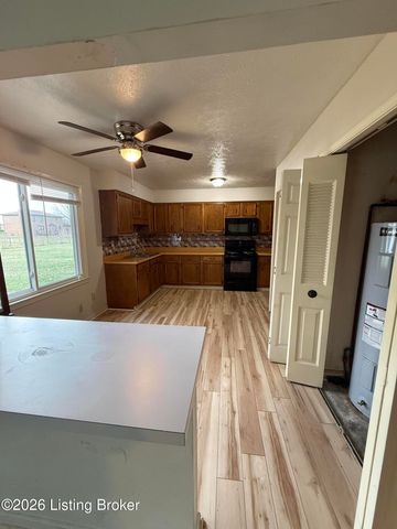 4805 E Indian Trail, Louisville, KY 40218