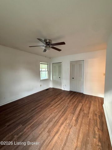 4805 E Indian Trail, Louisville, KY 40218