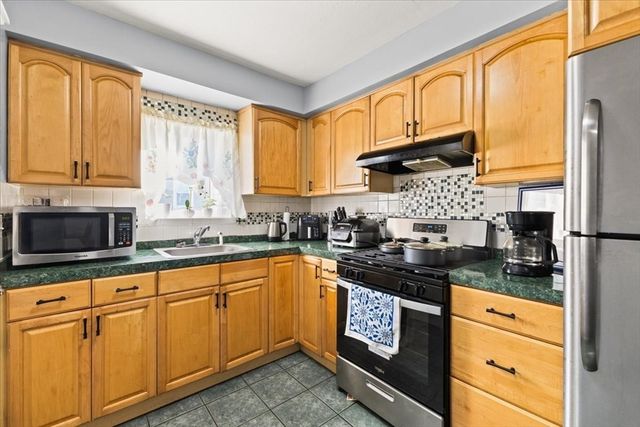 98-100 South St, New Bedford, MA 02740