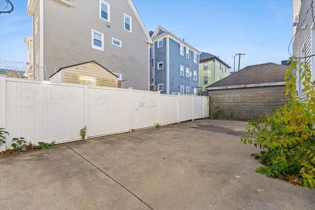 98-100 South St, New Bedford, MA 02740