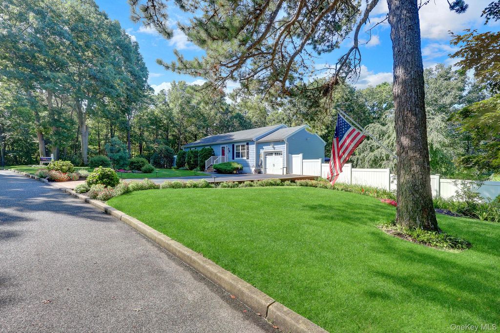 268 Chestnut Street, Port Jefferson Station, NY 11776 — photo 4