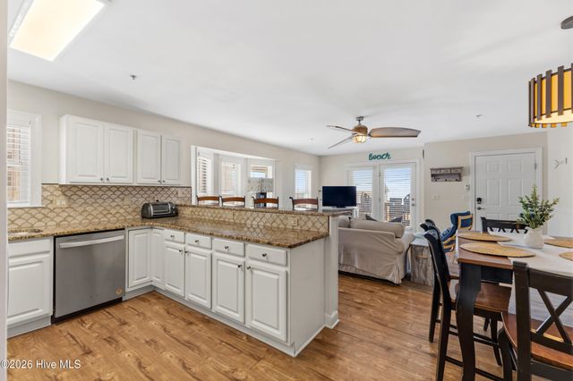 1711 Carolina Beach Avenue N Unit B, Carolina Beach, NC 28428