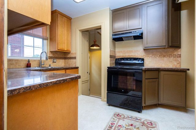 2963 22nd Street, Wyandotte, MI 48192