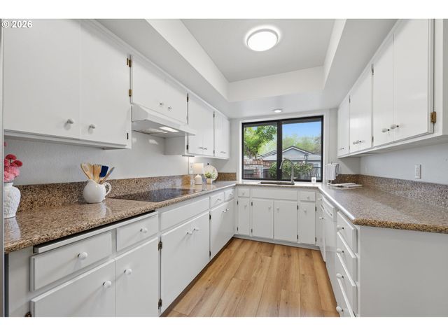 32125 Sw CYPRESS Pt, Wilsonville, OR 97070