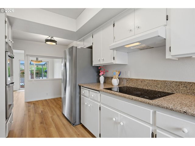 32125 Sw CYPRESS Pt, Wilsonville, OR 97070