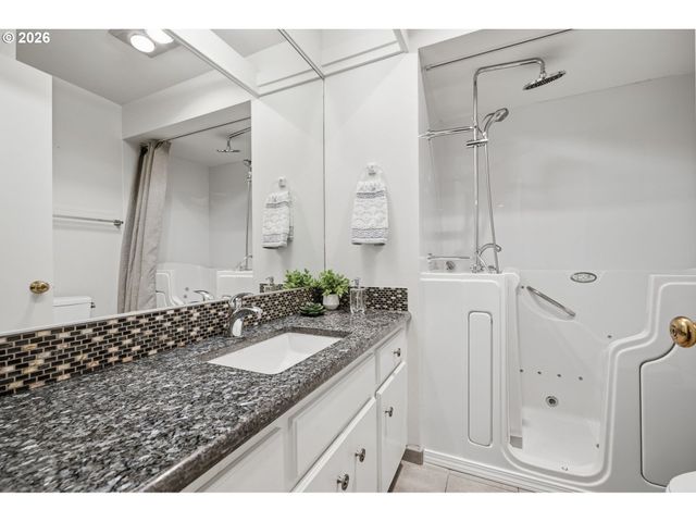 32125 Sw CYPRESS Pt, Wilsonville, OR 97070