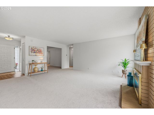 32125 Sw CYPRESS Pt, Wilsonville, OR 97070