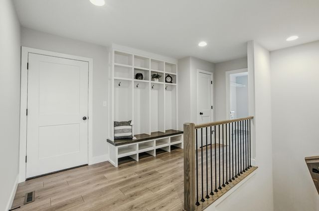 4725 STAYTON FERRY CIRCLE, Columbia, MO 65201