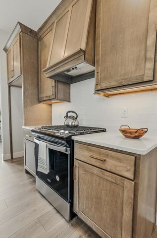 4725 STAYTON FERRY CIRCLE, Columbia, MO 65201