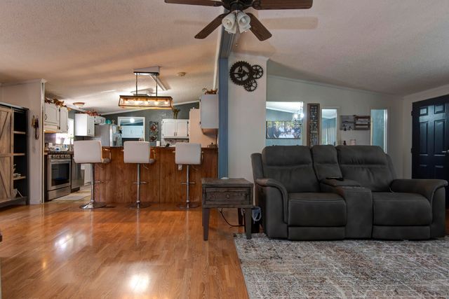 288 Kastl Road, Forsyth, MO 65653