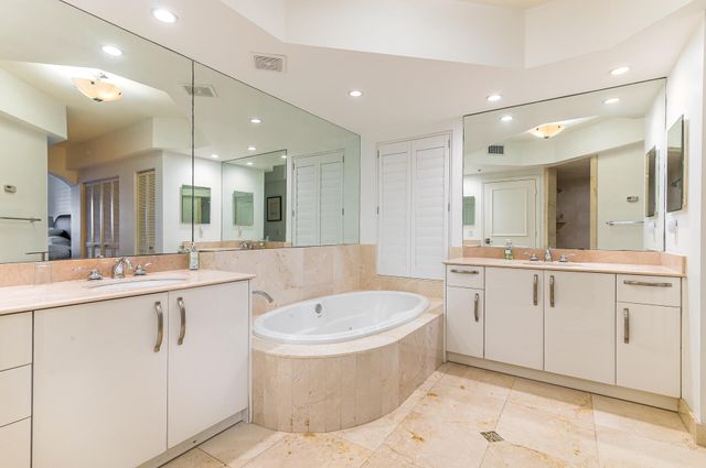 2051 SE 3rd Street 101, Deerfield Beach, FL 33441